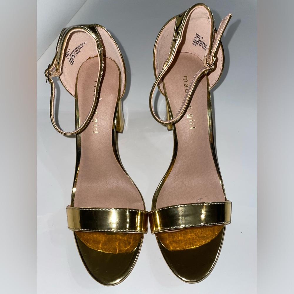 Gorgeous Gold Madden Girl Gold Block Pump Sandals Size 7.5